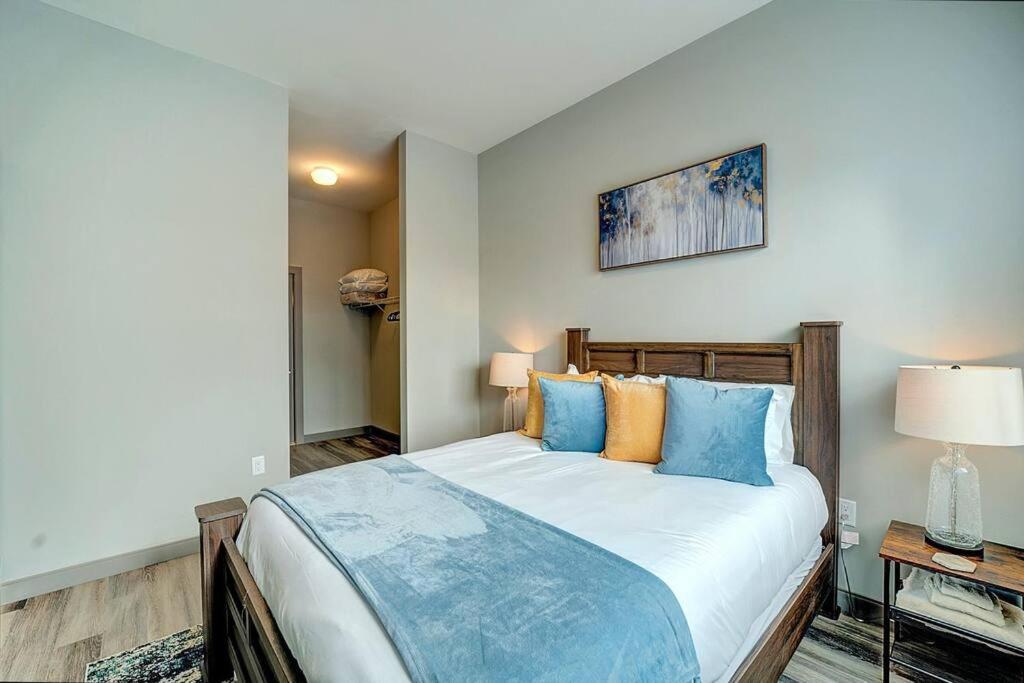Апартаменти Huge 2 Bed 2 Bath Easy Ride To Nyc & Parking Гакенсак Екстер'єр фото